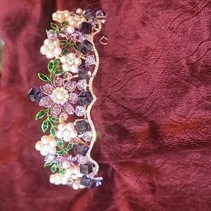 Unique beautiful crown 😍